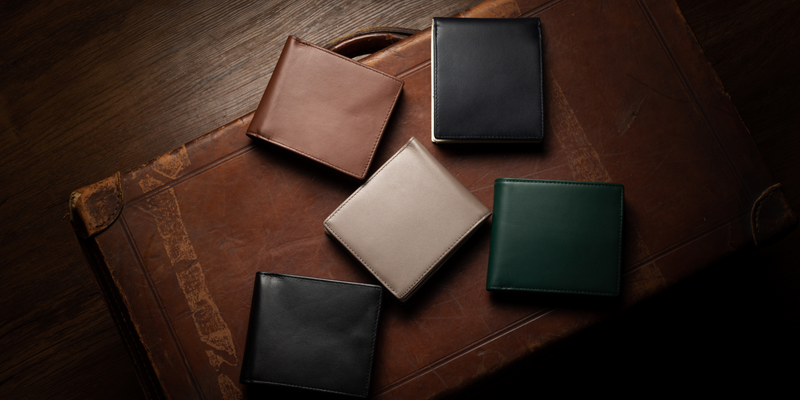 バイカラーがお洒落な二つ折り財布