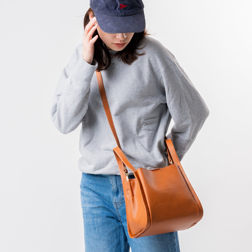 PUレザー 高見え ショルダーベルト付き キューブバッグ