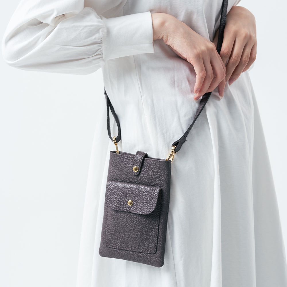フルグレイン シュリンクレザー スナップボタン スマホショルダーバッグ