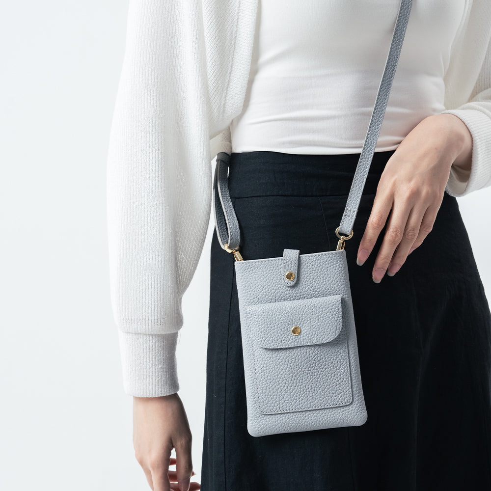 フルグレイン シュリンクレザー スナップボタン スマホショルダーバッグ