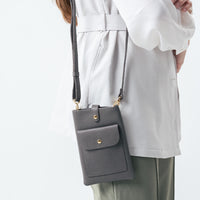 フルグレイン シュリンクレザー スナップボタン スマホショルダーバッグ