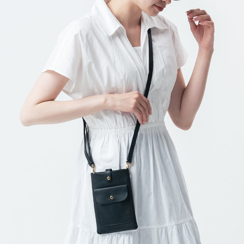 フルグレイン シュリンクレザー スナップボタン スマホショルダーバッグ