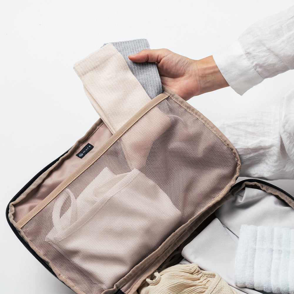 サスティナブル R－PET 撥水抗菌 ファスナー式 トラベル 圧縮ポーチ