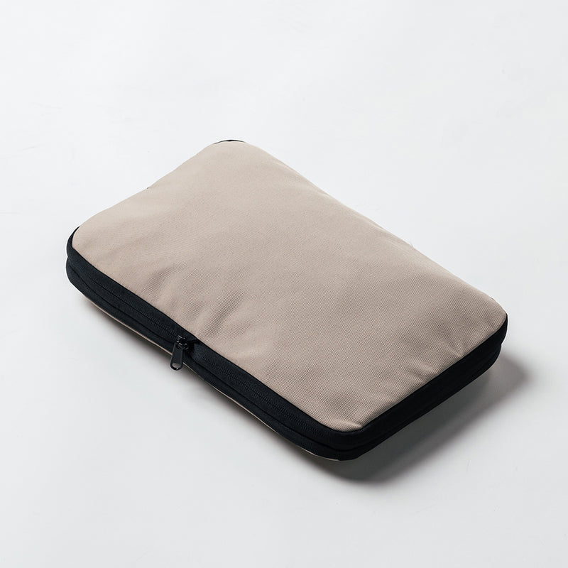 サスティナブル R－PET 撥水抗菌 ファスナー式 トラベル 圧縮ポーチ