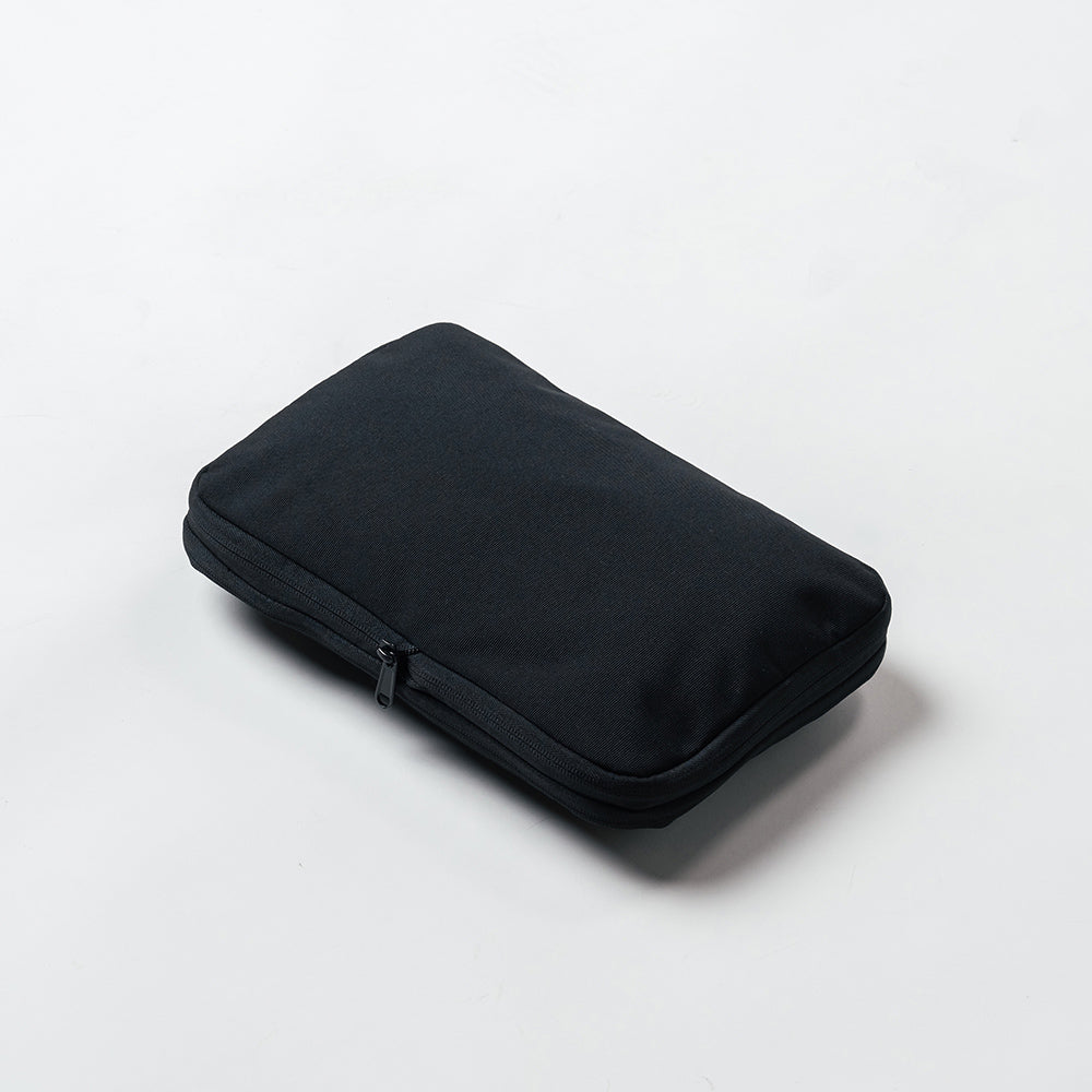 サスティナブル R－PET 撥水抗菌 ファスナー式 トラベル 圧縮ポーチ