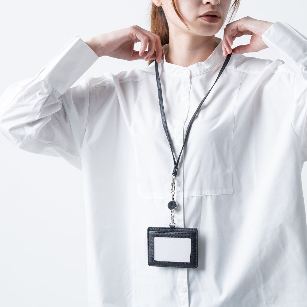 牛本革 ネックストラップ付 伸縮リール  IDカードケース