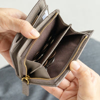 牛革 シュリンクレザー ゴールドファスナー ボタン閉じ 二つ折り財布