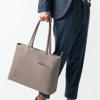 シュリンクレザー シンプル スマホポケット付き本革トートバッグ