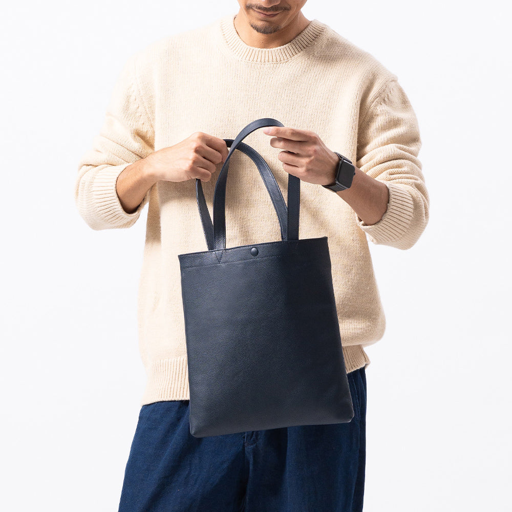 シュリンクレザー 薄マチA4縦長 マグネットボタン付き ミニトートバッグ