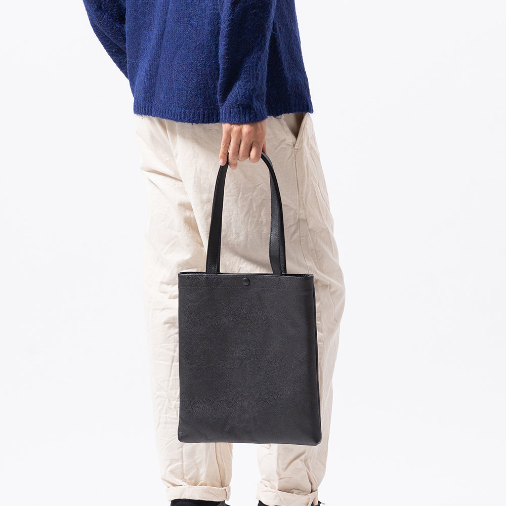 シュリンクレザー 薄マチA4縦長 マグネットボタン付き ミニトートバッグ