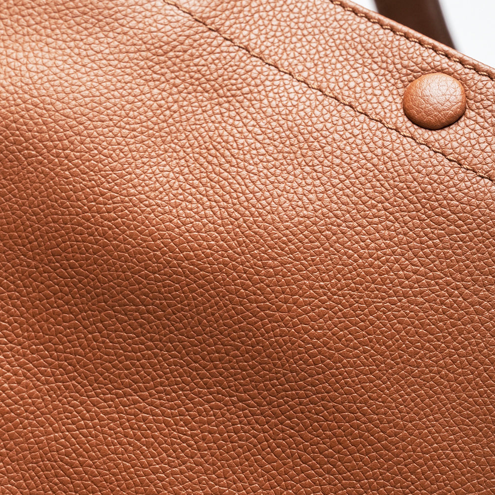 シュリンクレザー 薄マチA4縦長 マグネットボタン付き ミニトートバッグ