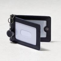 サフィアーノレザー 薄型 伸縮リール付 バタフライ式IDカードケース