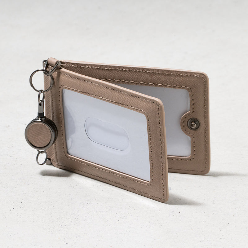 サフィアーノレザー 薄型 伸縮リール付 バタフライ式IDカードケース