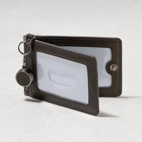 サフィアーノレザー 薄型 伸縮リール付 バタフライ式IDカードケース