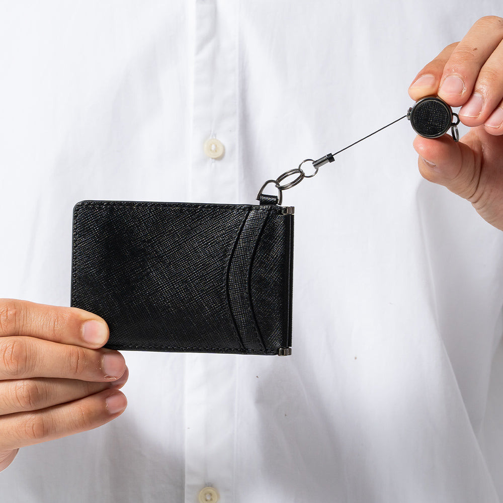 サフィアーノレザー 薄型 伸縮リール付 バタフライ式IDカードケース