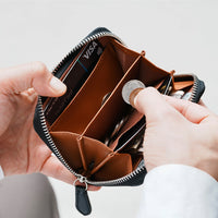 ラウンドファスナー コードバン調/カーボン レザー コインケース