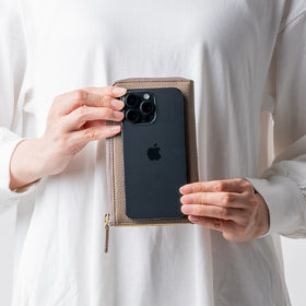 「ゴムが叶える収納革命」RANOVA W（ラノーバ W）イタリアンレザー 薄型ミニ長財