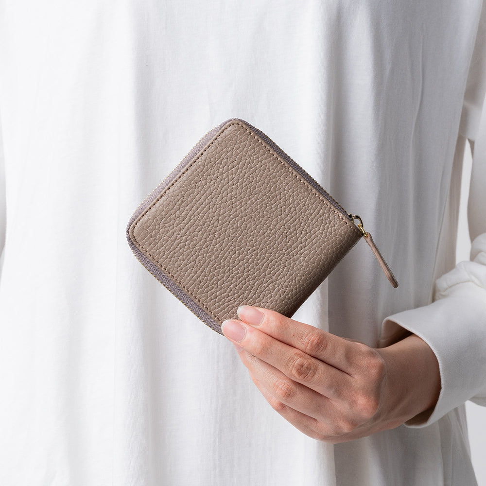 イタリアンレザー スキミング防止 スクエア ラウンドファスナー二つ折り財布