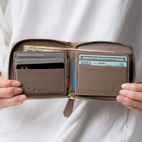 イタリアンレザー スキミング防止 スクエア ラウンドファスナー二つ折り財布