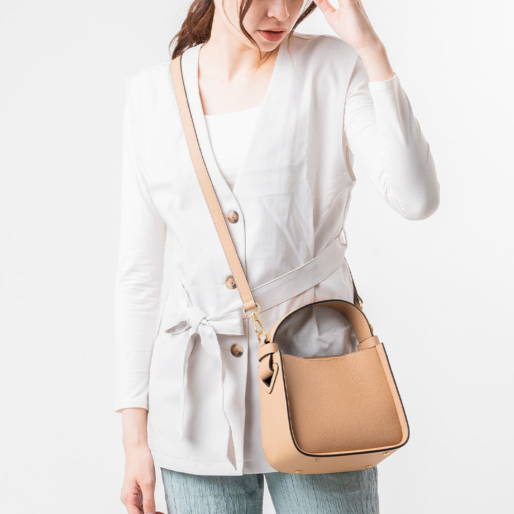 シュリンクレザー ショルダーベルト付き コバ塗バッグ