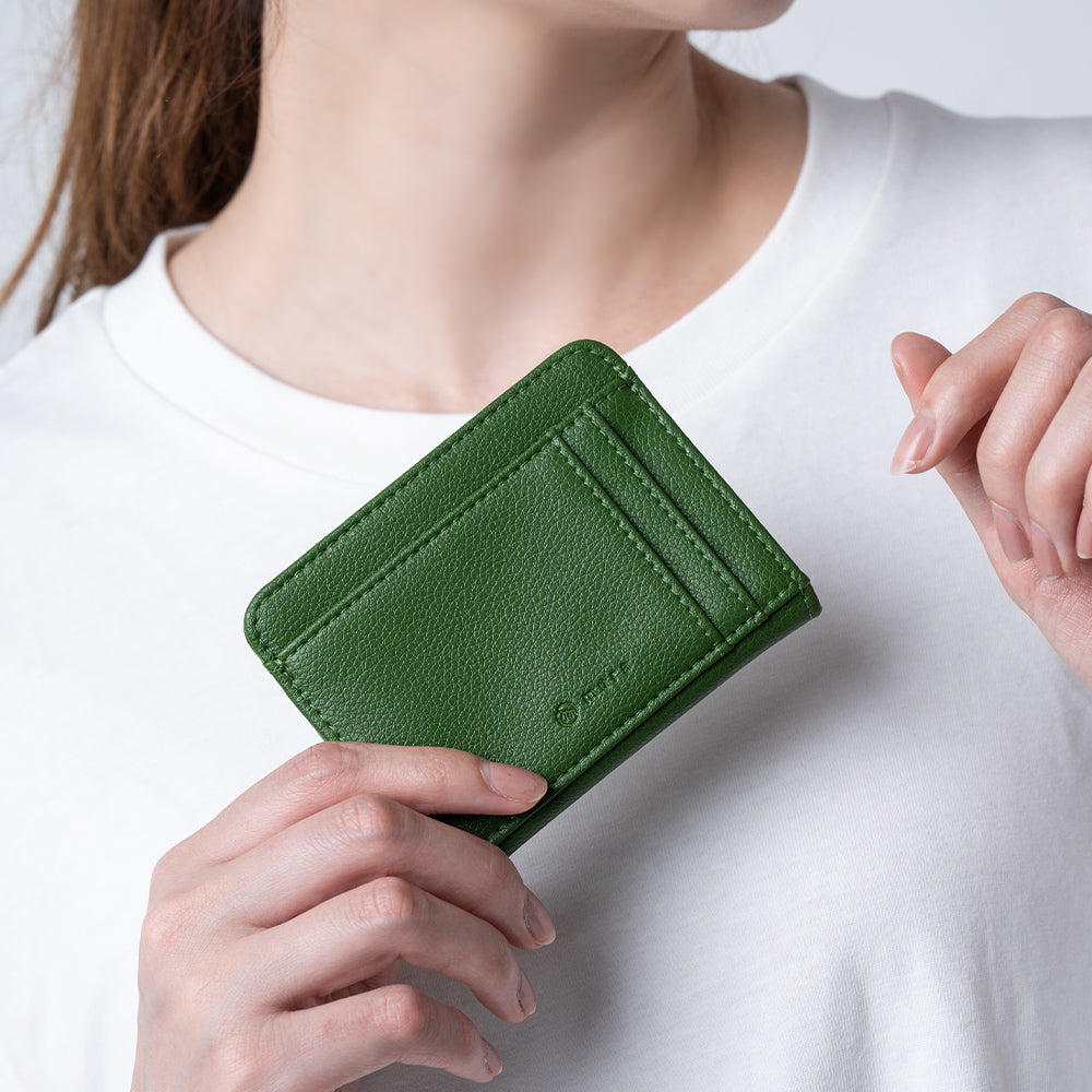 フラグメントケース レディース ブランド 革 薄型 スキミング防止 コンパクト