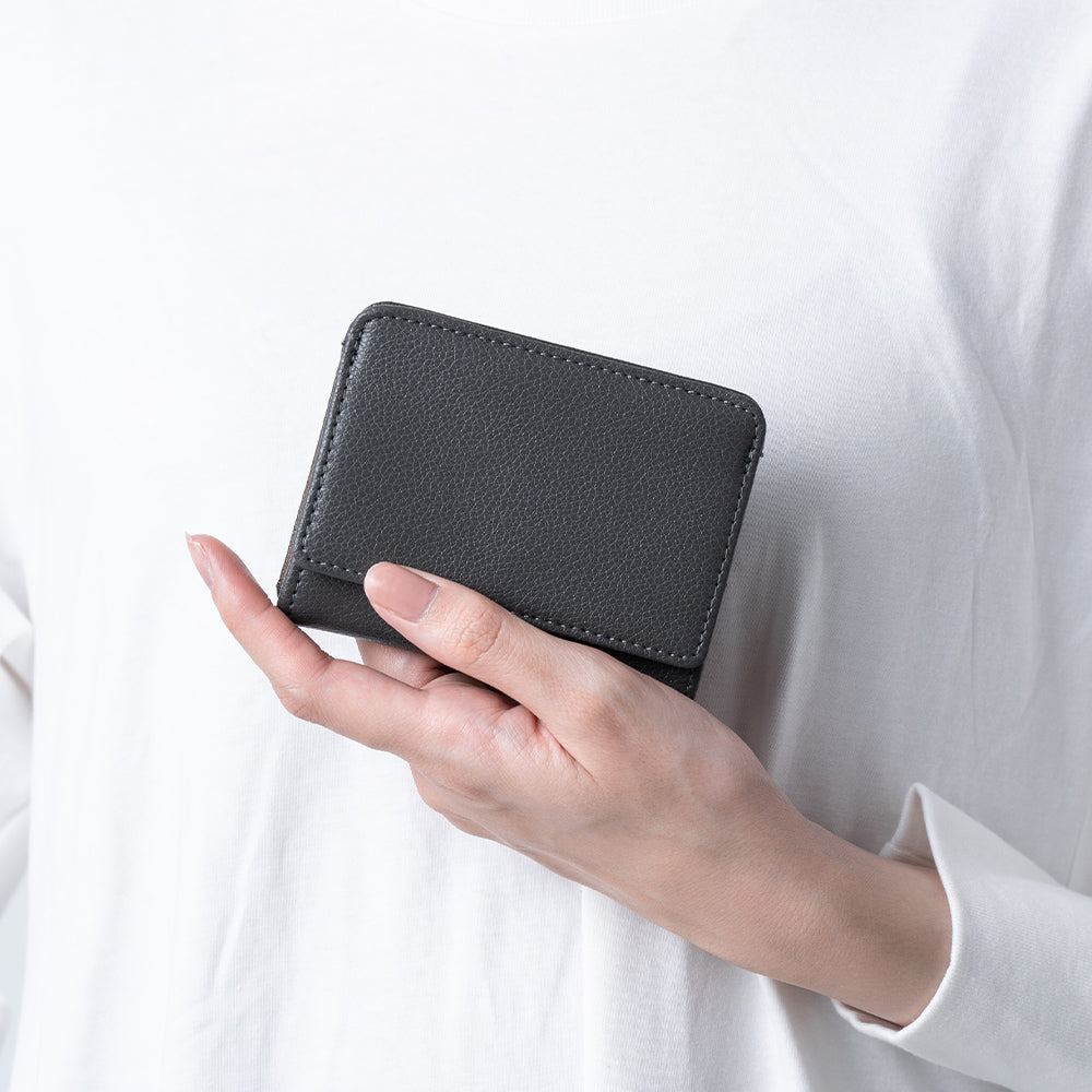 フラグメントケース レディース ブランド 革 薄型 スキミング防止 コンパクト