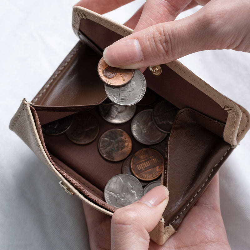 フラグメントケース レディース ブランド 革 薄型 スキミング防止 コンパクト