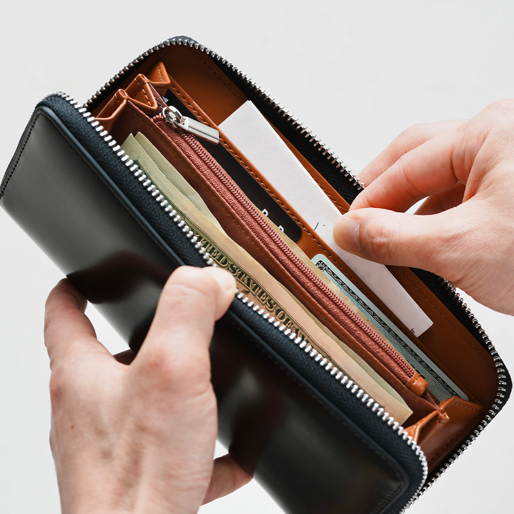 ラウンドファスナー コードバン調/カーボン レザー 長財布