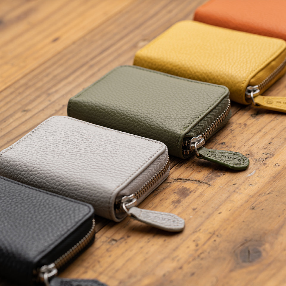 イタリア製シュリンクレザー スキミング防止機能付 じゃばら コンパクト カードケース