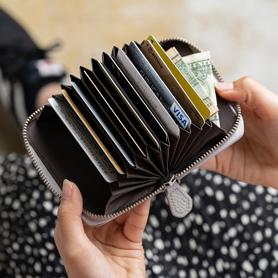 イタリア製シュリンクレザー スキミング防止機能付 じゃばら コンパクト カードケース