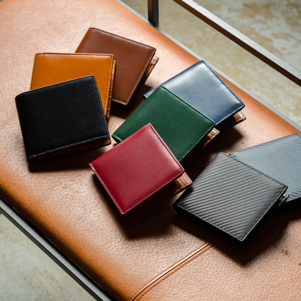 コードバン調/カーボン レザー box型小銭入れ 二つ折り財布