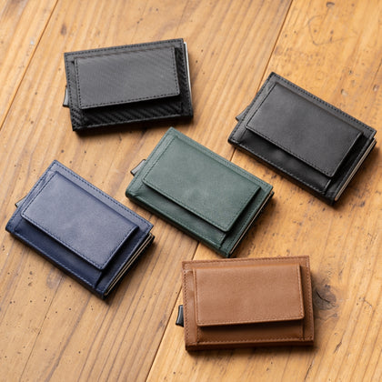 RFIDスキミング防止機能付 レザー カーボン 三つ折り ミニ財布