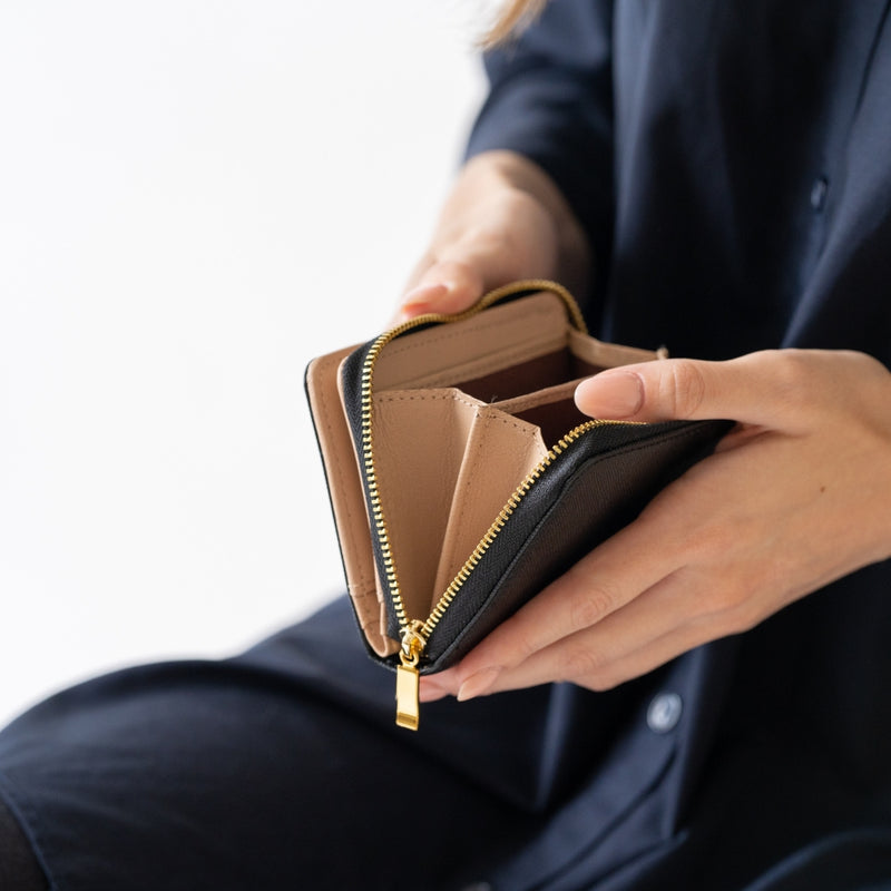 ツートンカラー サフィアーノ&ゴートレザー スキミング防止機能付き ラウンドファスナー 二つ折り財布