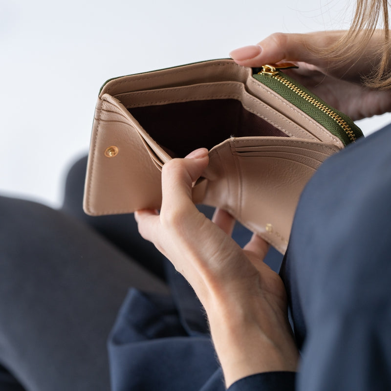 ツートンカラー サフィアーノ&ゴートレザー スキミング防止機能付き ラウンドファスナー 二つ折り財布