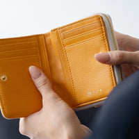 ツートンカラー サフィアーノ&ゴートレザー スキミング防止機能付き ラウンドファスナー 二つ折り財布