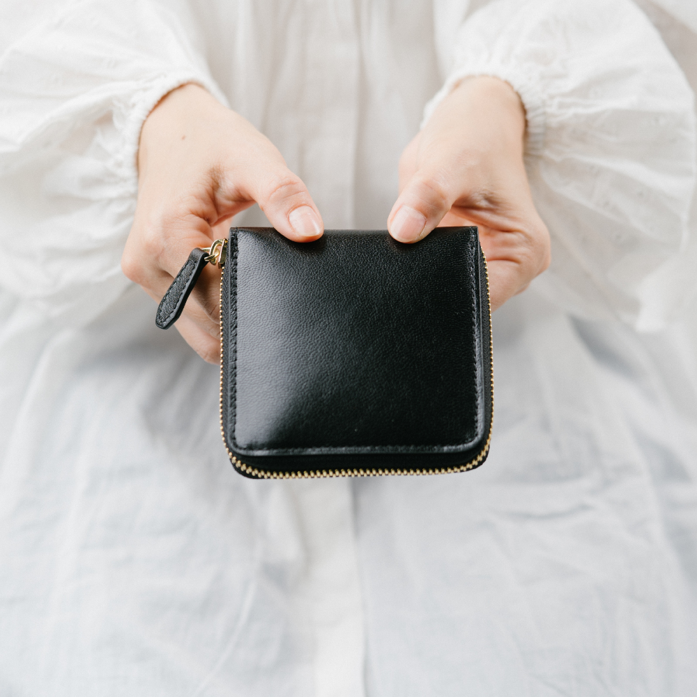 ラウンドファスナー ゴートレザー スキミング防止機能付き スクエア 二つ折り財布