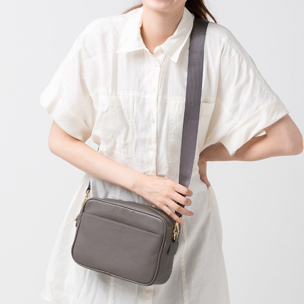 フルグレイン シュリンクレザー スキミング防止機能付き ショルダーバッグ