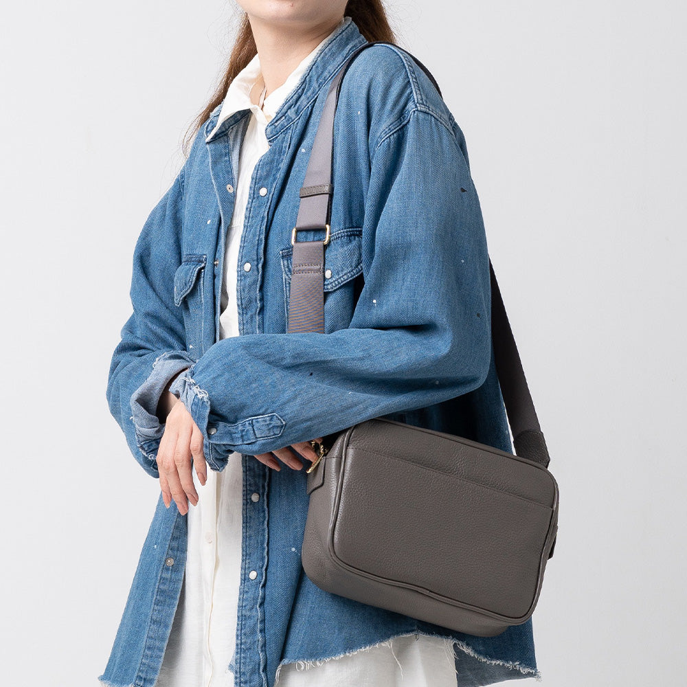 フルグレイン シュリンクレザー スキミング防止機能付き ショルダーバッグ