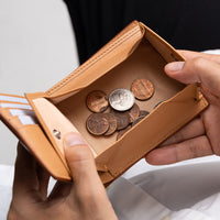 コードバン調 牛本革 フルグレイン スムースレザー ボックス型コイン収納 二つ折り財布