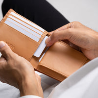 コードバン調 牛本革 フルグレイン スムースレザー ボックス型コイン収納 二つ折り財布