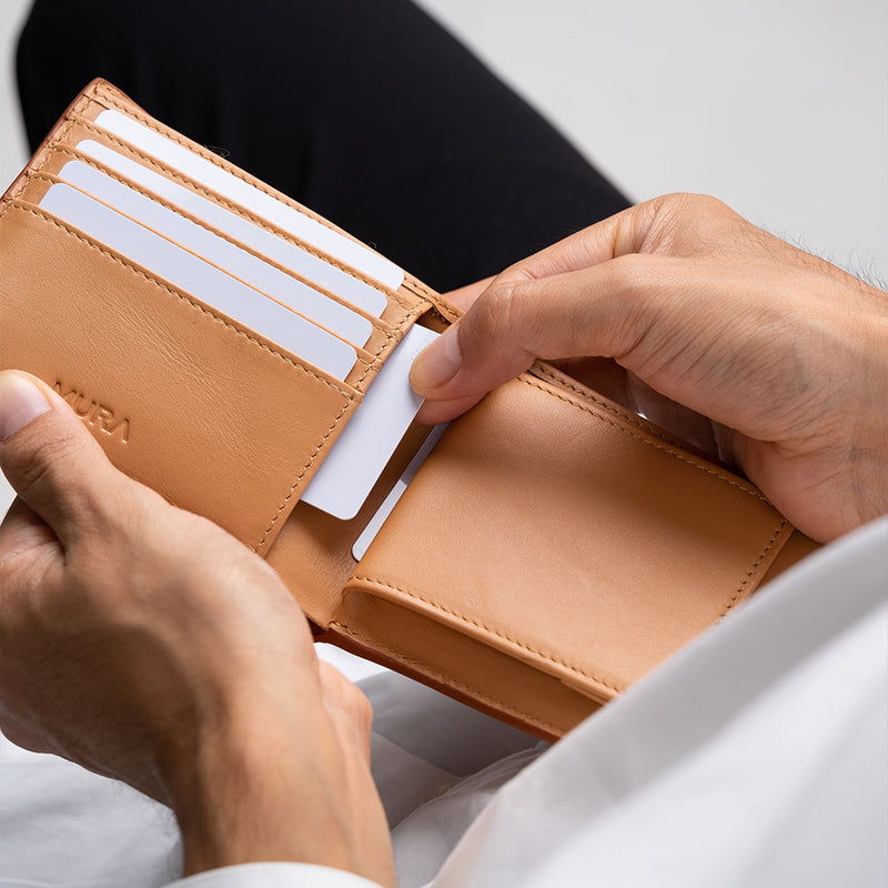 コードバン調 牛本革 フルグレイン スムースレザー ボックス型コイン収納 二つ折り財布