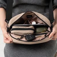 サスティナブル R-PET 撥水抗菌 7ポケット 大容量 スクエア ショルダーバッグ