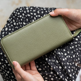 イタリアンレザー シュリンクレザー スキミング防止機能付き ラウンドファスナー 長財布