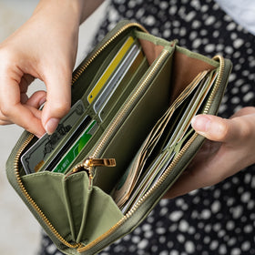 イタリアンレザー シュリンクレザー スキミング防止機能付き ラウンドファスナー 長財布