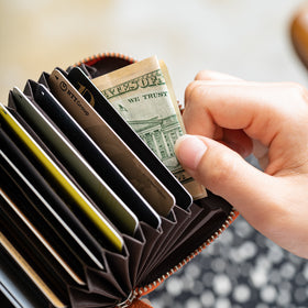 イタリア製シュリンクレザー スキミング防止機能付 じゃばら コンパクト カードケース